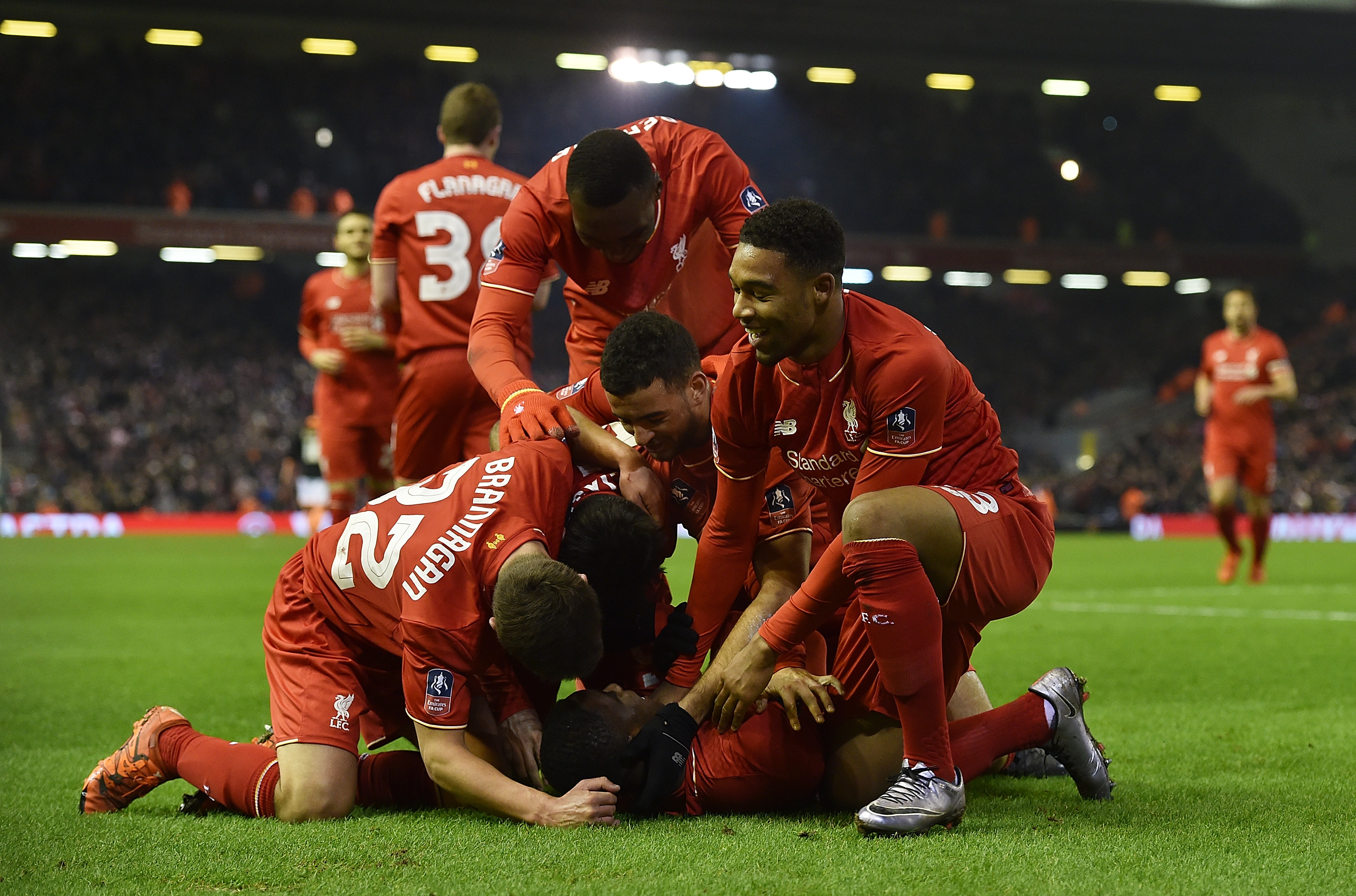 中超比赛回放：北京国安2-0击败广州队,（中超赛场回顾：北京国安2-0力克广州队）