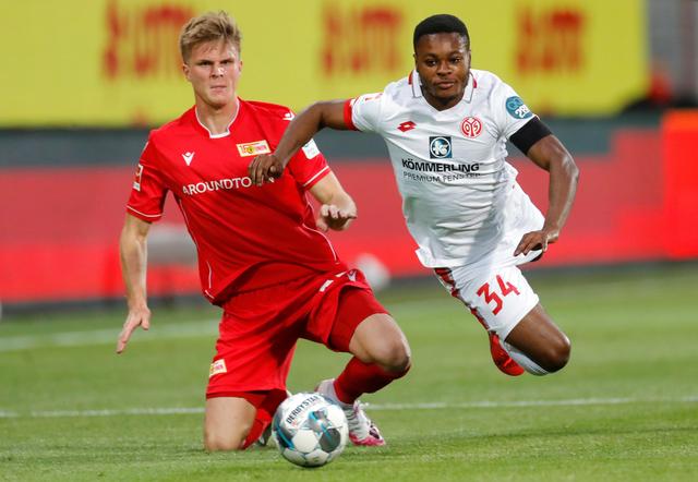 日职半场：图里奥抽射破门，京都不死鸟1-0神户胜利船