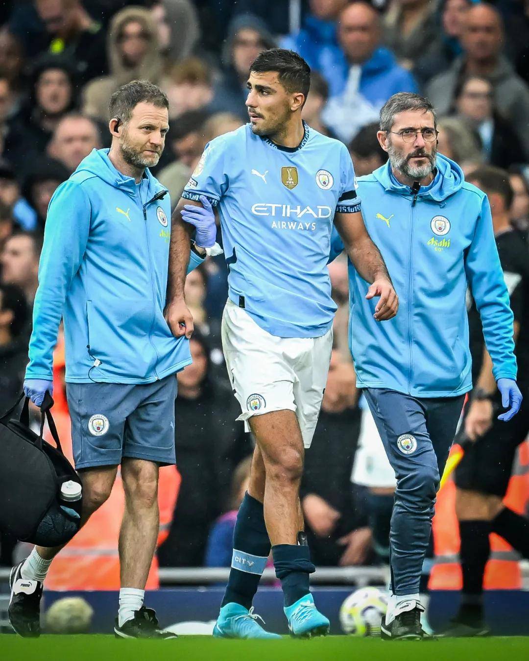 荷兰足协官方：小克鲁伊维特因伤缺战立陶宛，已经返回俱乐部