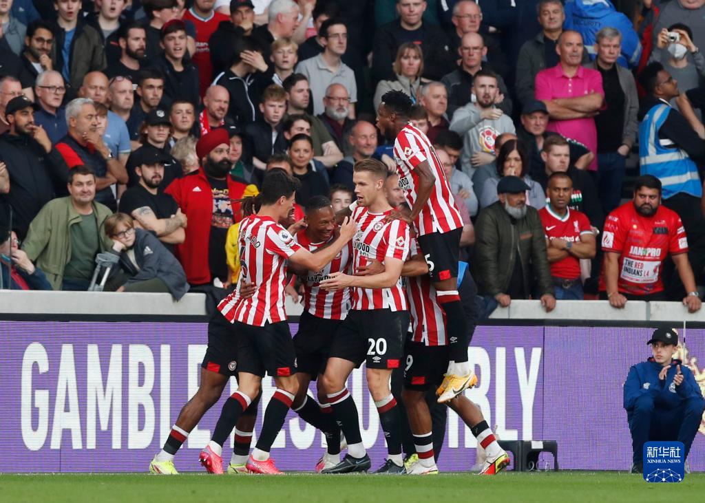 队中核心主动降薪续约，球迷盛赞忠诚