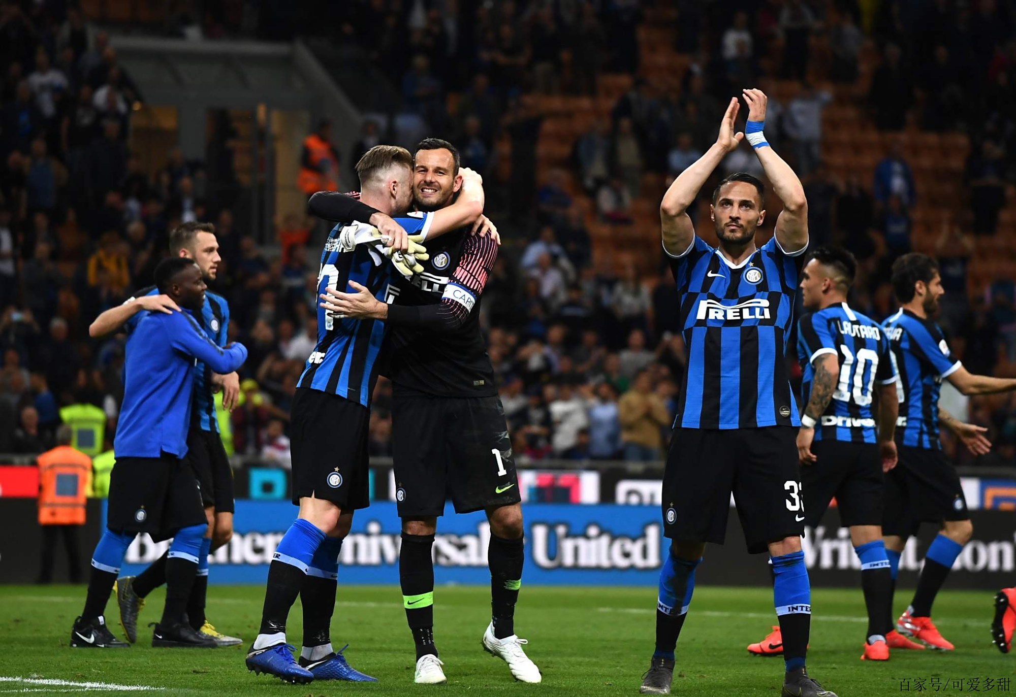 詹姆斯末节怒砍12分！雷迪克：他为湖人注入了强心剂