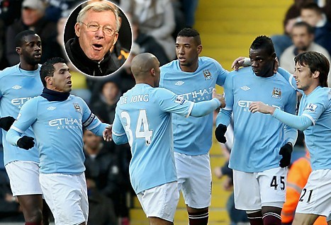 重庆两江新区十联屏打出多个宣传语，庆祝重庆铜梁龙冲超成功