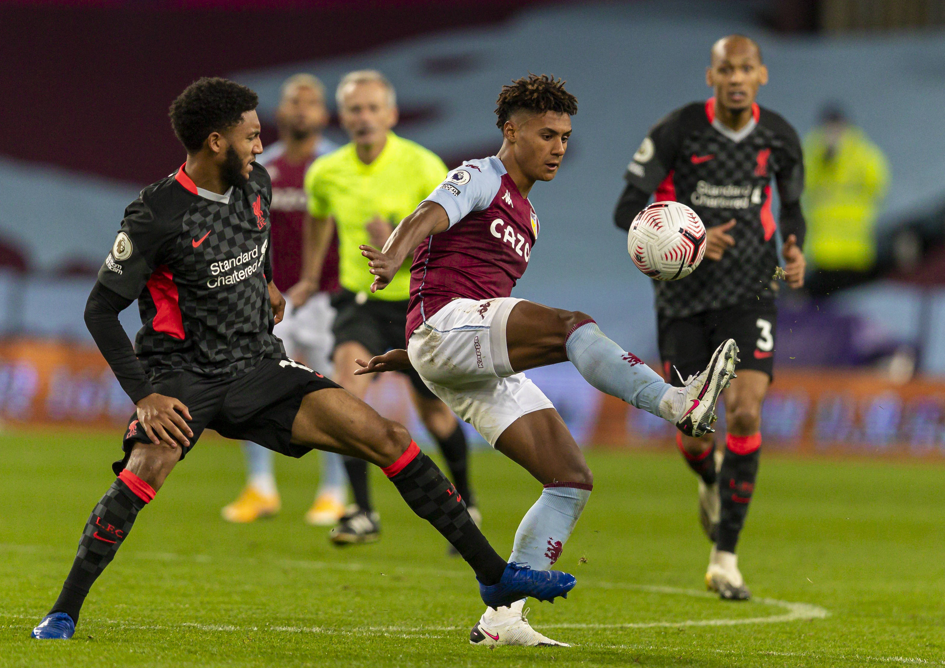 又是首开记录，麦卡在欧冠最近两球都是对皇马打进的（又先拔头筹！麦卡近两次欧冠进球均攻破皇马球门）