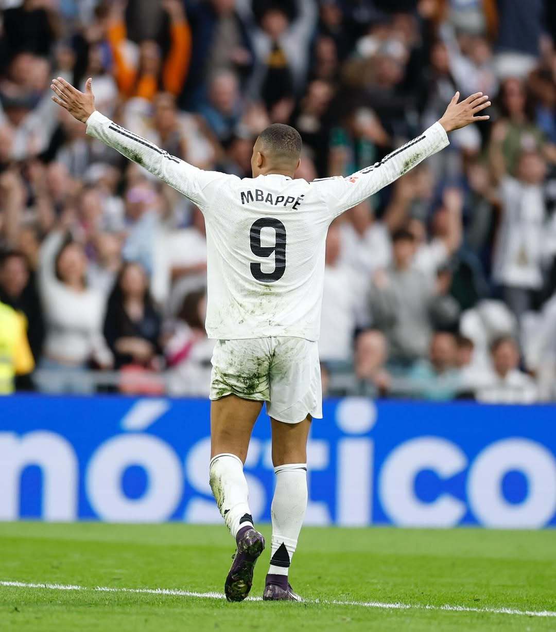 上次英超客战桑德兰，阿森纳依靠吉鲁替补梅开二度4-1胜