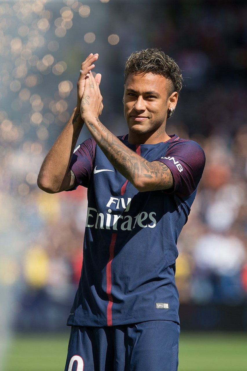 1-3！1-1！英超冷门夜：2大豪门不胜 阿森纳渔翁得利 争冠仅剩1对手（1-3、1-1！英超爆冷夜：两大豪门未胜，阿森纳坐收渔利，争冠仅剩一对手）