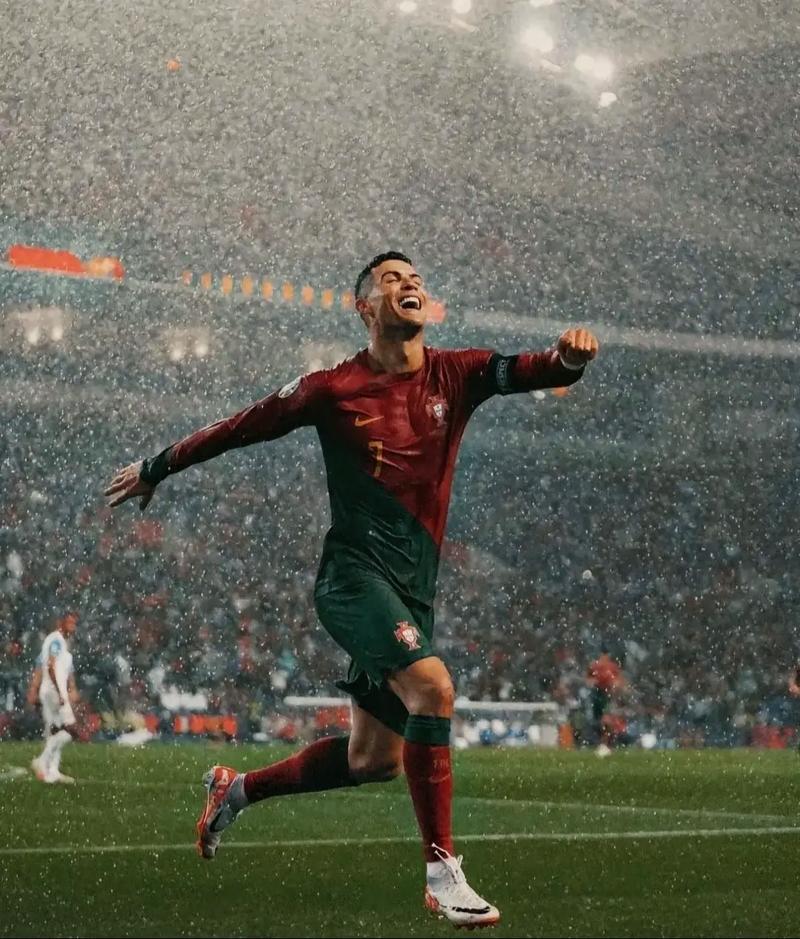 娄一晨谈斯卢茨基：他对自己的战术有近乎痴迷的坚持