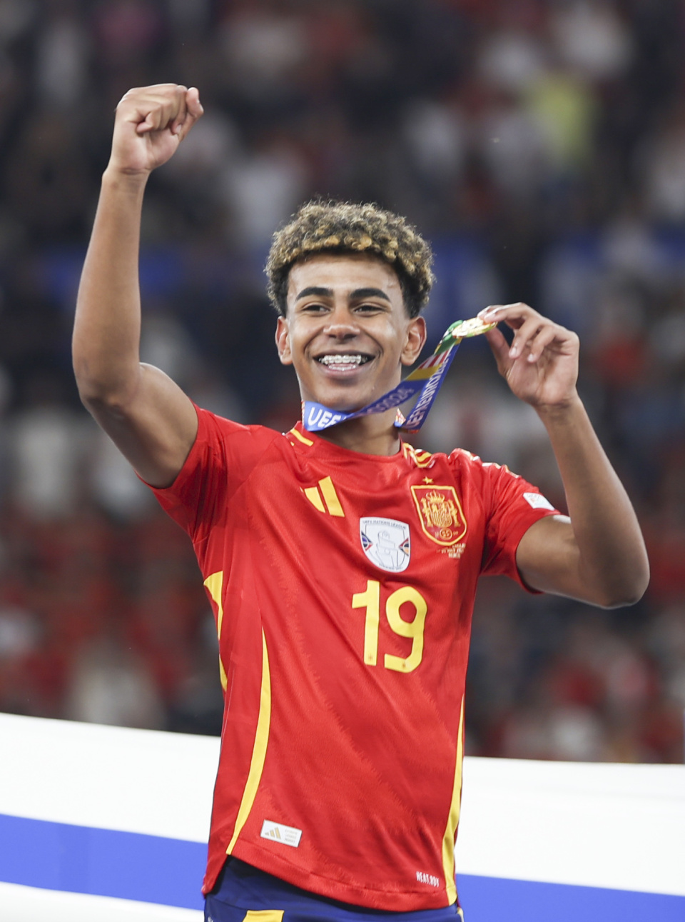 2025中乙官方最佳球员候选：彭啸、费尔南多领衔