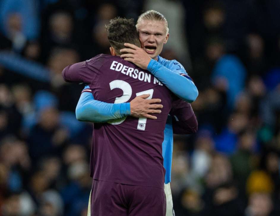 队友接连被罚下！维尼修斯讽刺裁判：多来点红牌吧！