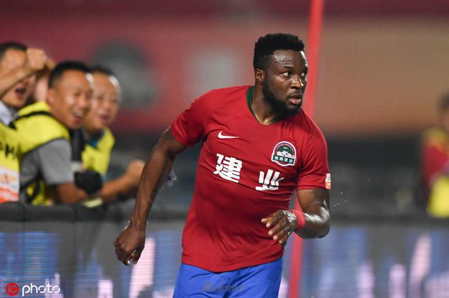 TA：阿森纳真正的隐患集中于防线；维拉的阵容几乎没容错空间（TA：阿森纳最大软肋在后防，维拉阵容几乎零容错）