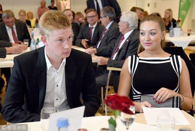 上海申花迎建队32周年纪念日，俱乐部官方发布庆贺海报