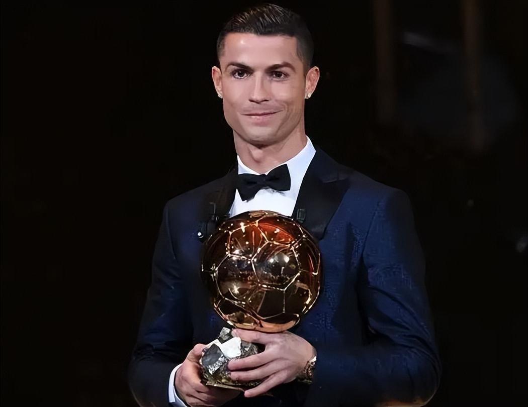 罗马诺：梅努可能在1月离开曼联，那不勒斯对租借他很感兴趣