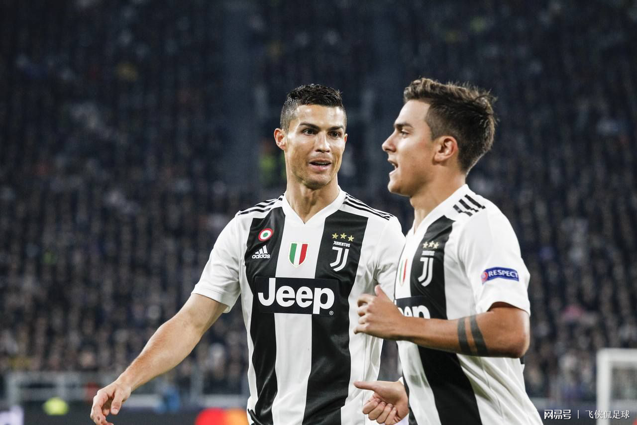 国际雪联单板和自由式U型场地世界杯，中国选手李方慧训练中